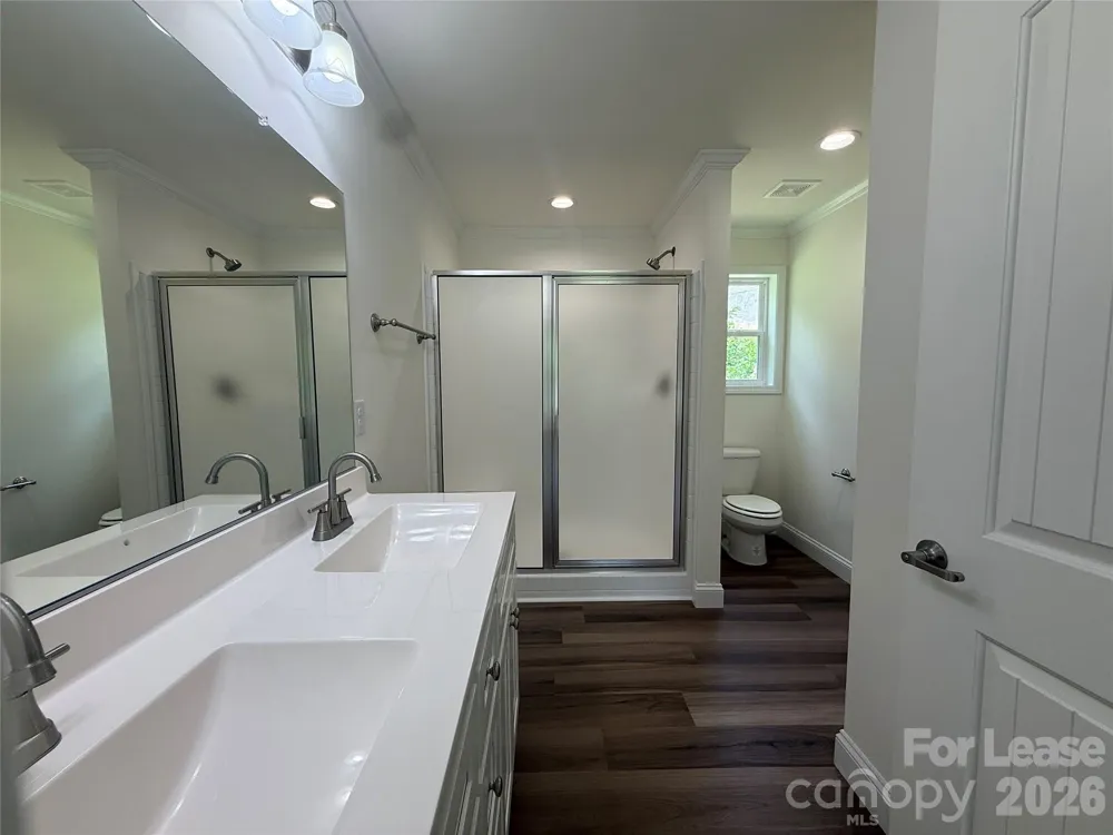 204 Oscelake Way Hendersonville, NC 28739