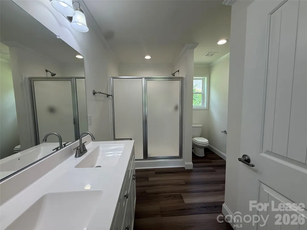 204 Oscelake Way Hendersonville, NC 28739