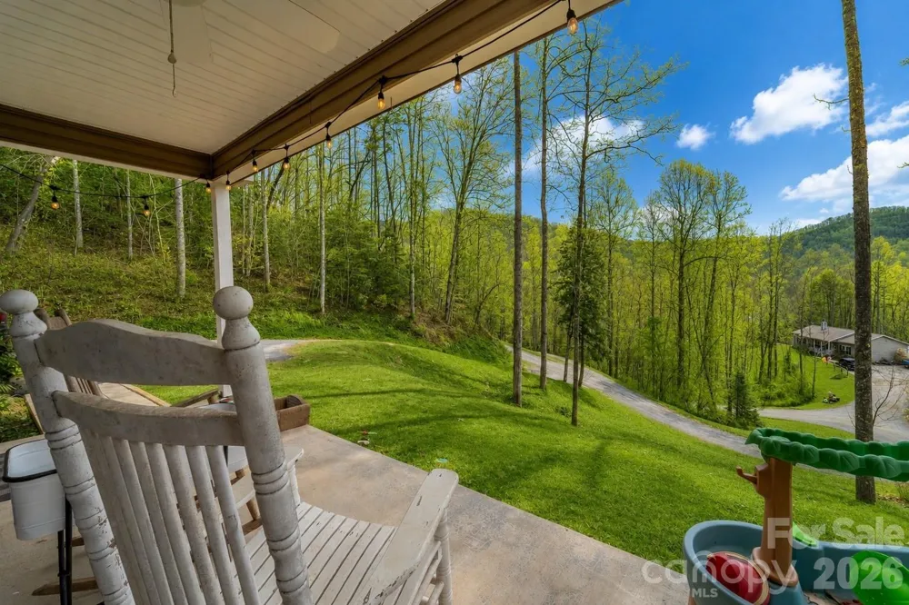 201 Woodhaven Estates Sylva, NC 28779