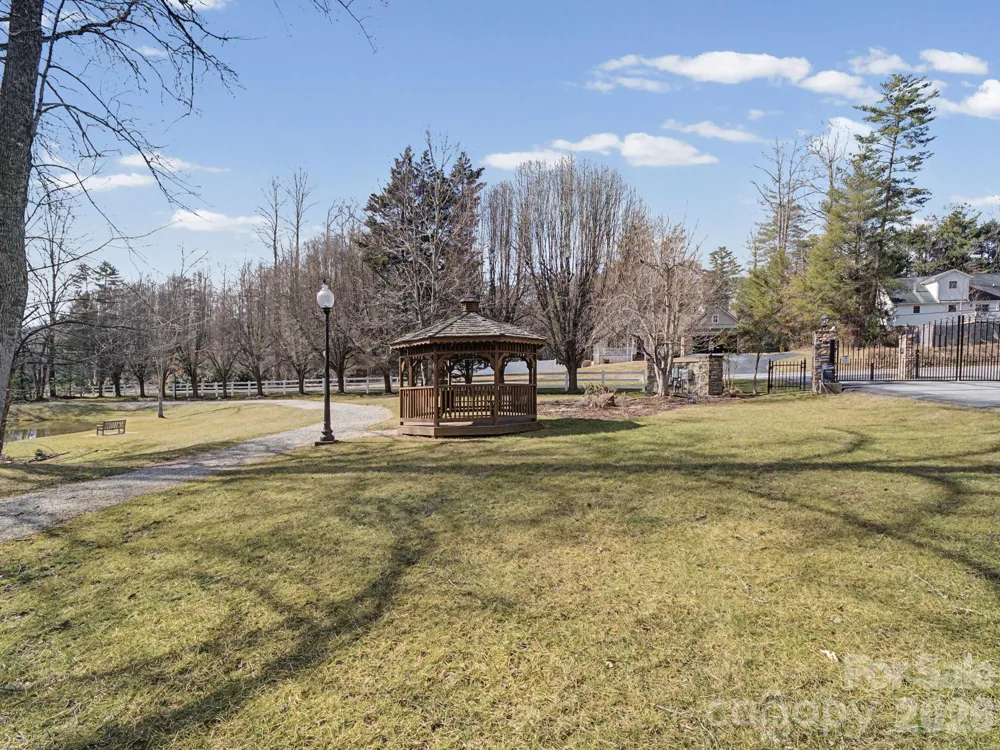220 Jonathan Creek Drive Etowah, NC 28729