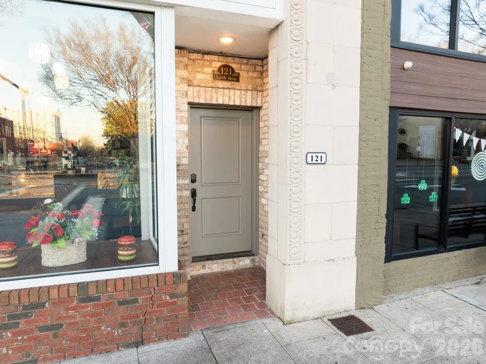 121 Main Street Lexington, NC 27292