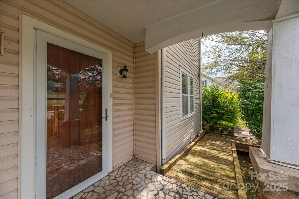 589 Pisgah Drive Canton, NC 28716