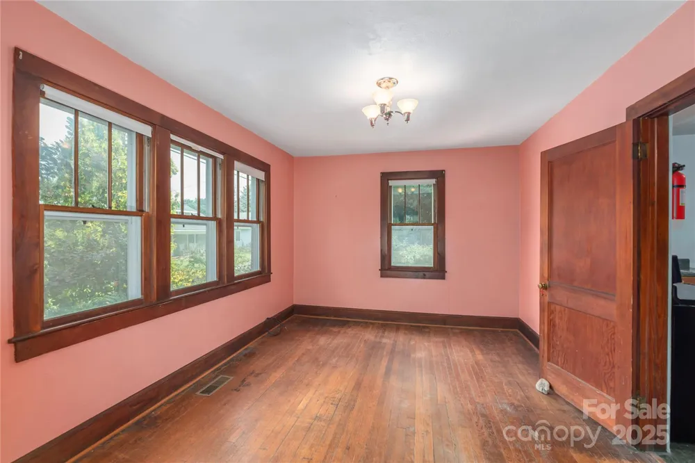 589 Pisgah Drive Canton, NC 28716