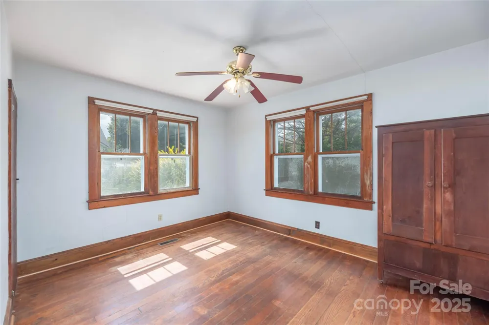 589 Pisgah Drive Canton, NC 28716