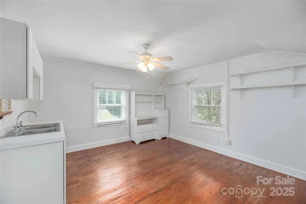 589 Pisgah Drive Canton, NC 28716