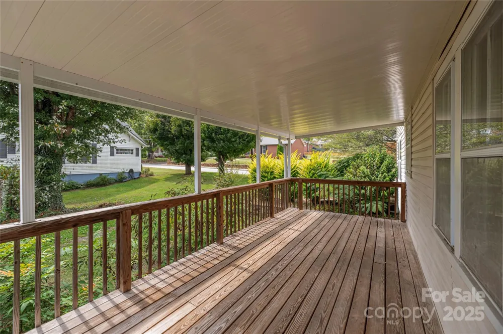 589 Pisgah Drive Canton, NC 28716