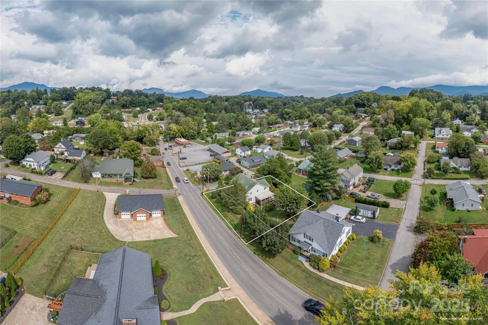 589 Pisgah Drive Canton, NC 28716