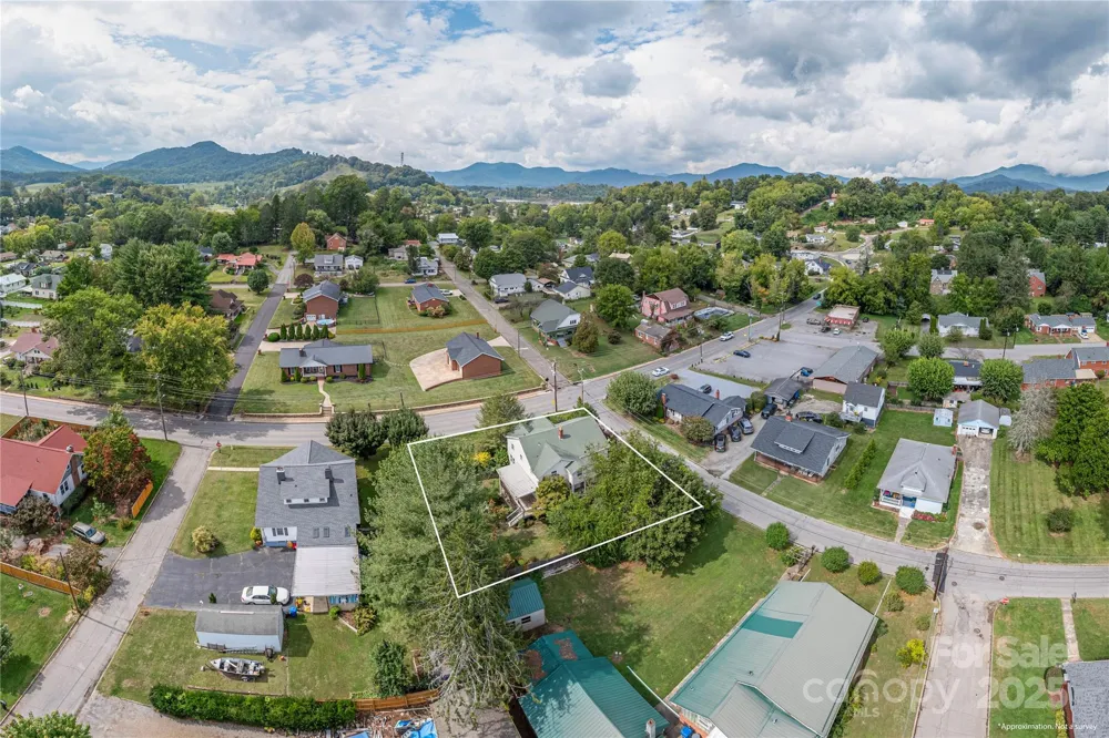 589 Pisgah Drive Canton, NC 28716