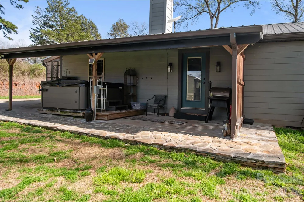 4107 Sandy Plains Road Tryon, NC 28782