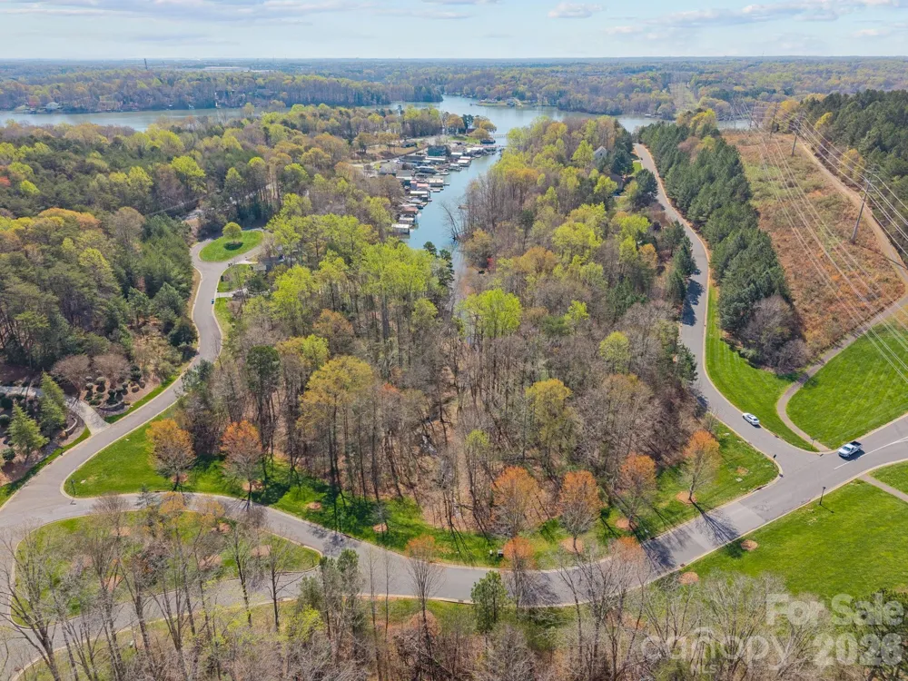 2001 Beauhaven Lane Belmont, NC 28012