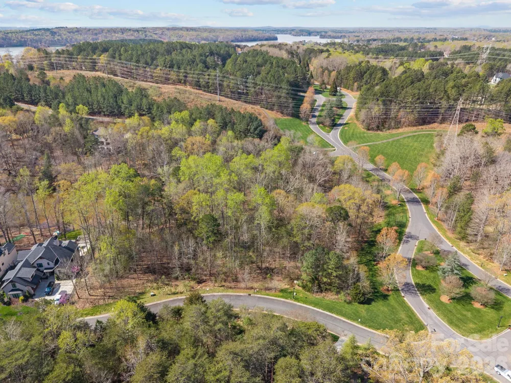 2001 Beauhaven Lane Belmont, NC 28012