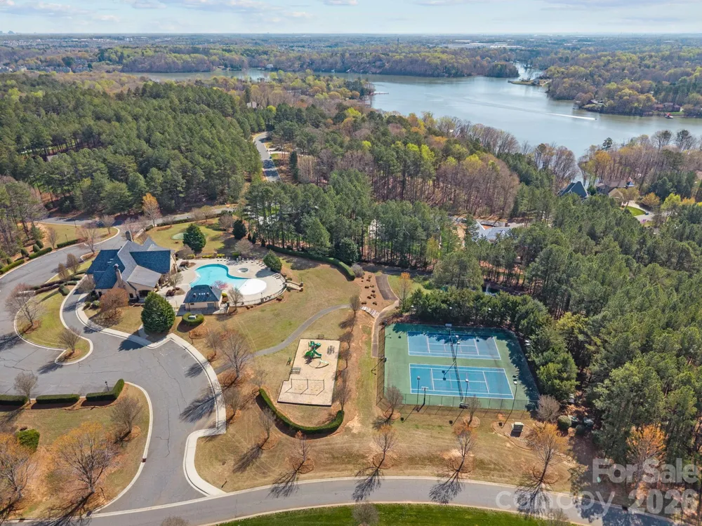 2001 Beauhaven Lane Belmont, NC 28012