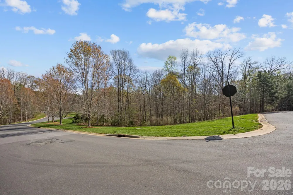 2001 Beauhaven Lane Belmont, NC 28012