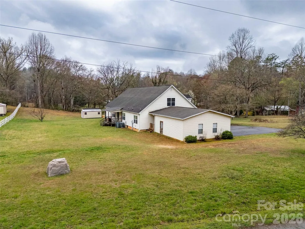 1564 Camp Creek Road Whittier, NC 28789
