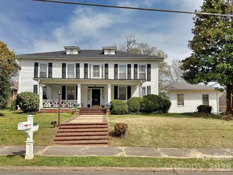 192 W Court Street