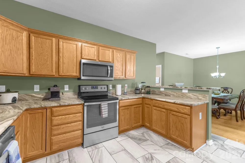 709 Villas Court Asheville, NC 28806