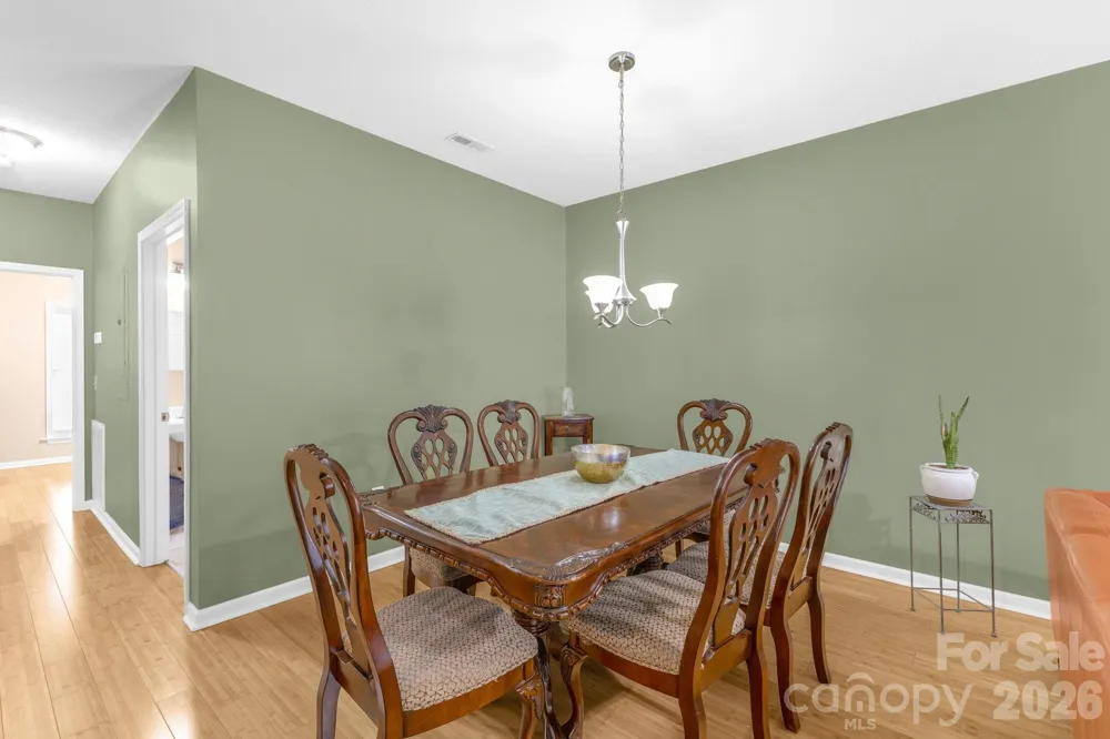 709 Villas Court Asheville, NC 28806