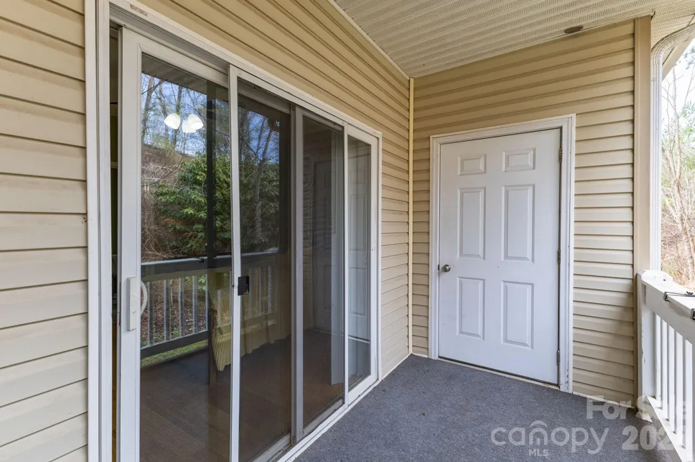 709 Villas Court Asheville, NC 28806