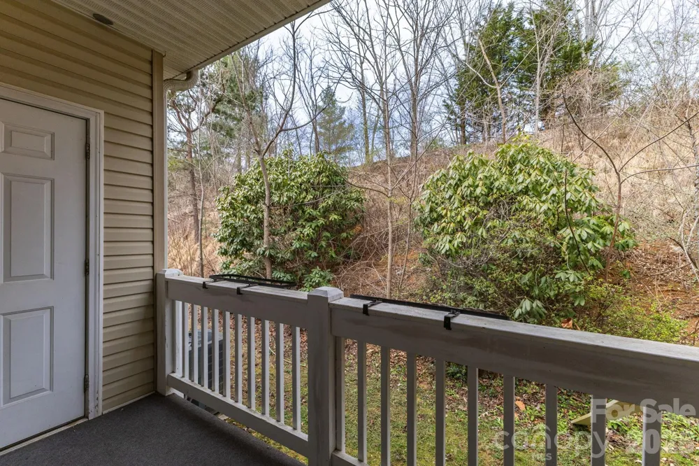 709 Villas Court Asheville, NC 28806
