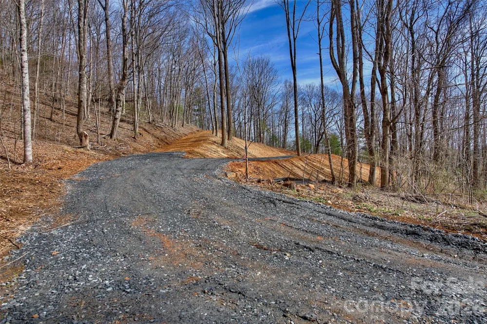 000 Poplar Trail Spruce Pine, NC 28777