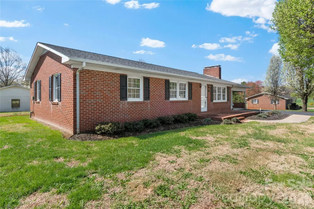 612 E Main Street Boonville, NC 27011
