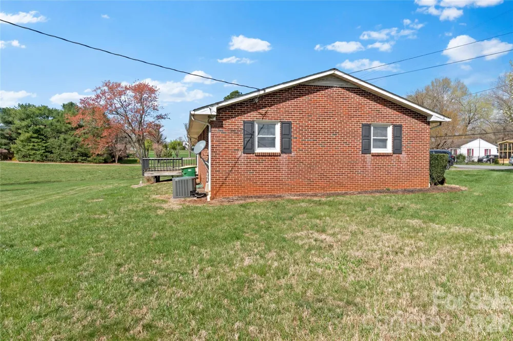 610 Nc 67 Highway Boonville, NC 27011