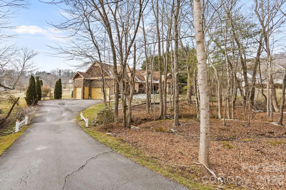 628 Vista Falls Road Mills River, NC 28759