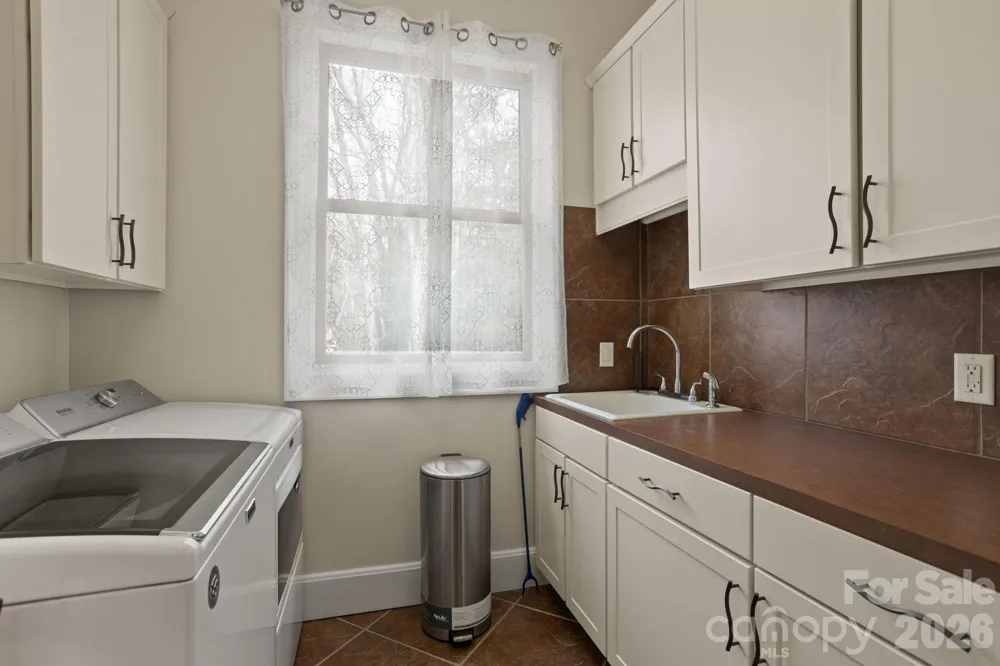 628 Vista Falls Road Mills River, NC 28759