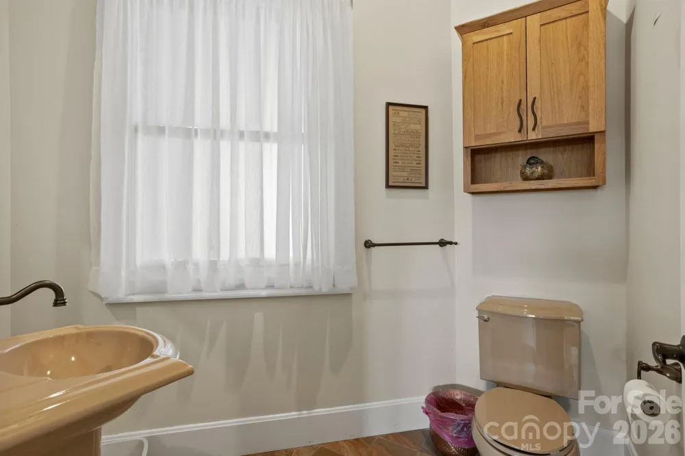 628 Vista Falls Road Mills River, NC 28759
