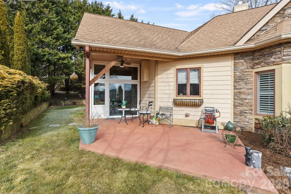 628 Vista Falls Road Mills River, NC 28759