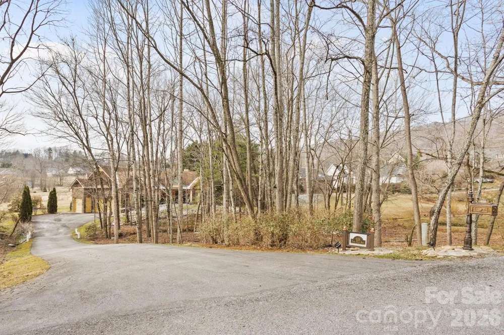 628 Vista Falls Road Mills River, NC 28759