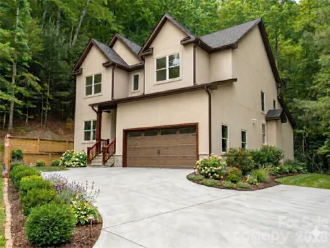 366 Mistletoe Trail