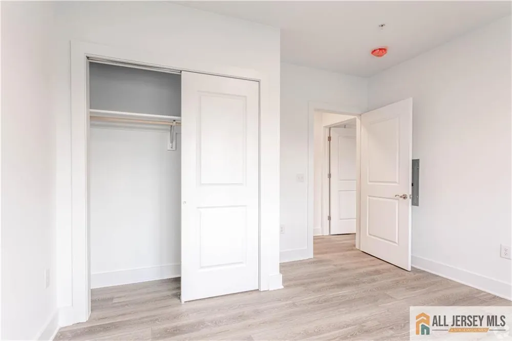1025 Raritan Road #409 Clark, NJ 07066