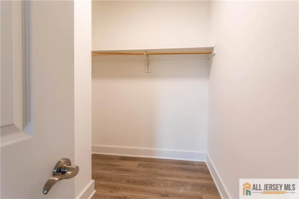 1025 Raritan Road #409 Clark, NJ 07066