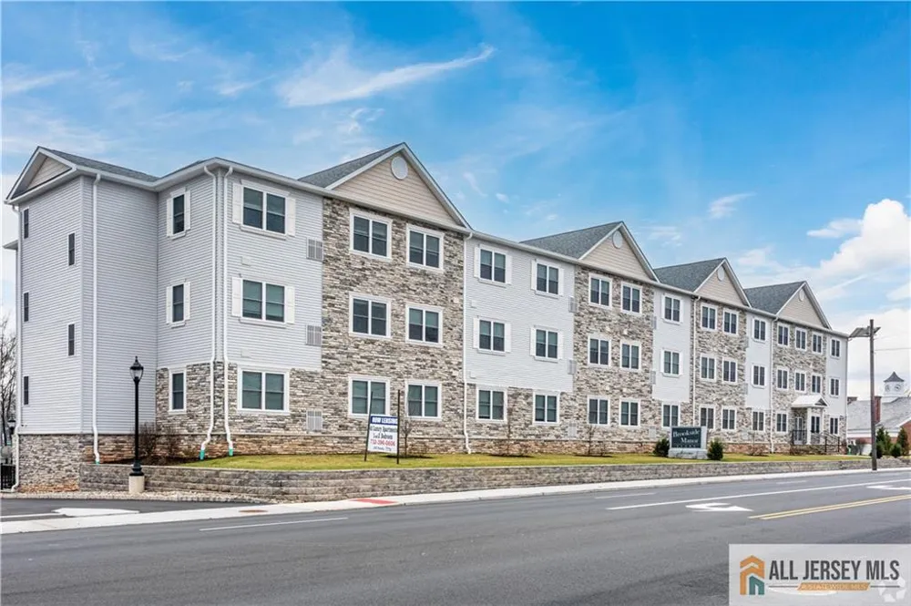 1025 Raritan Road #409 Clark, NJ 07066