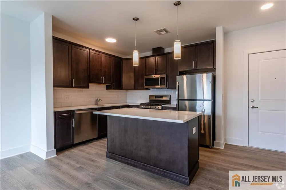 1025 Raritan Road #409 Clark, NJ 07066