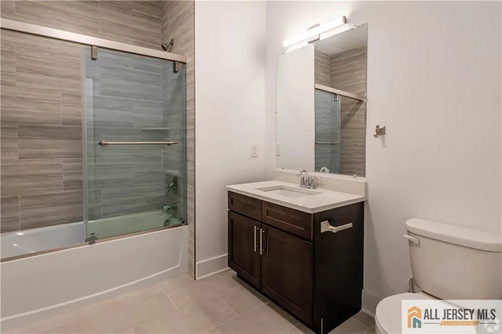 1025 Raritan Road #409 Clark, NJ 07066