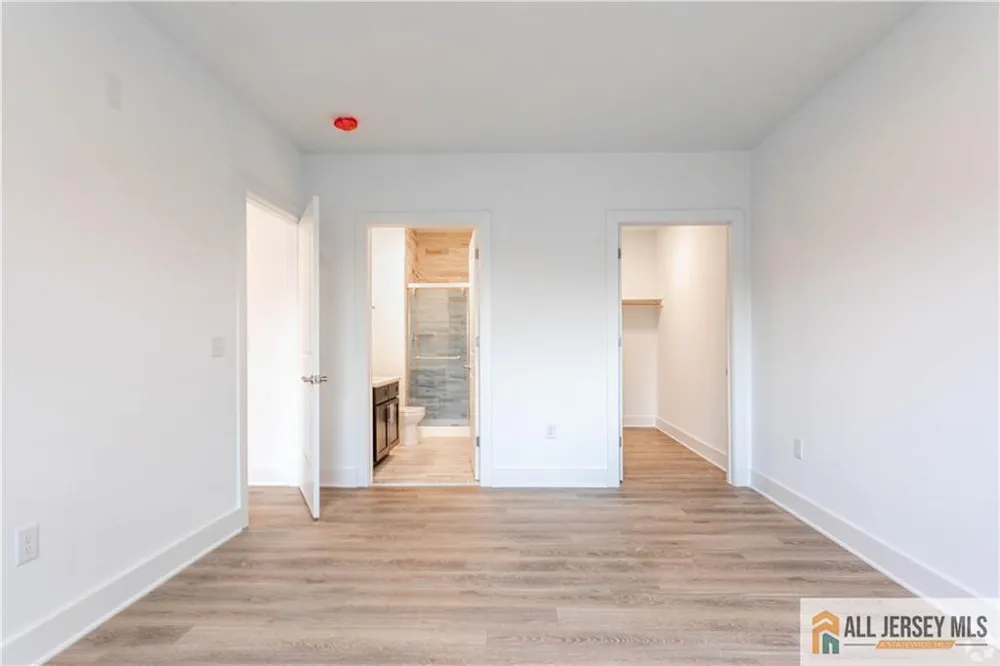 1025 Raritan Road #409 Clark, NJ 07066