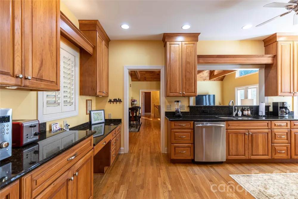 446 Windridge Drive Sugar Grove, NC 28679