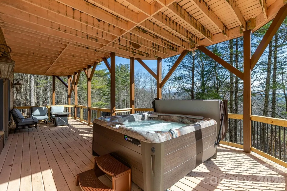 446 Windridge Drive Sugar Grove, NC 28679