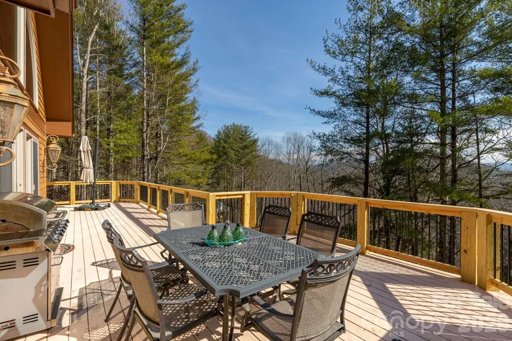 446 Windridge Drive Sugar Grove, NC 28679