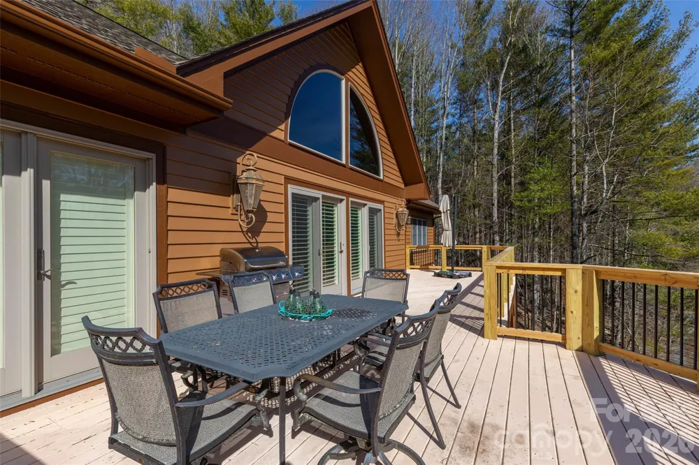 446 Windridge Drive Sugar Grove, NC 28679