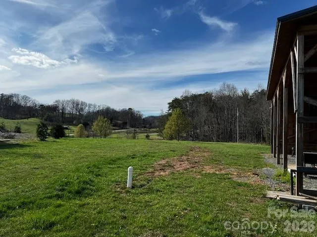 137 Cowboy Lane Hot Springs, NC 28743