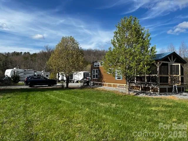 137 Cowboy Lane Hot Springs, NC 28743