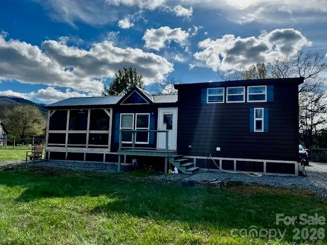 137 Cowboy Lane Hot Springs, NC 28743