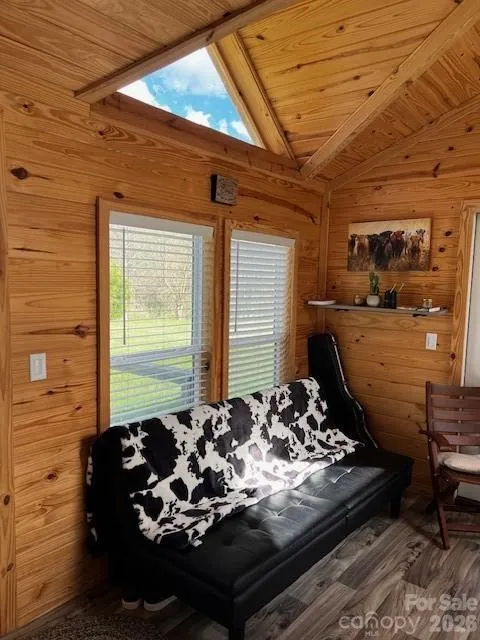 137 Cowboy Lane Hot Springs, NC 28743