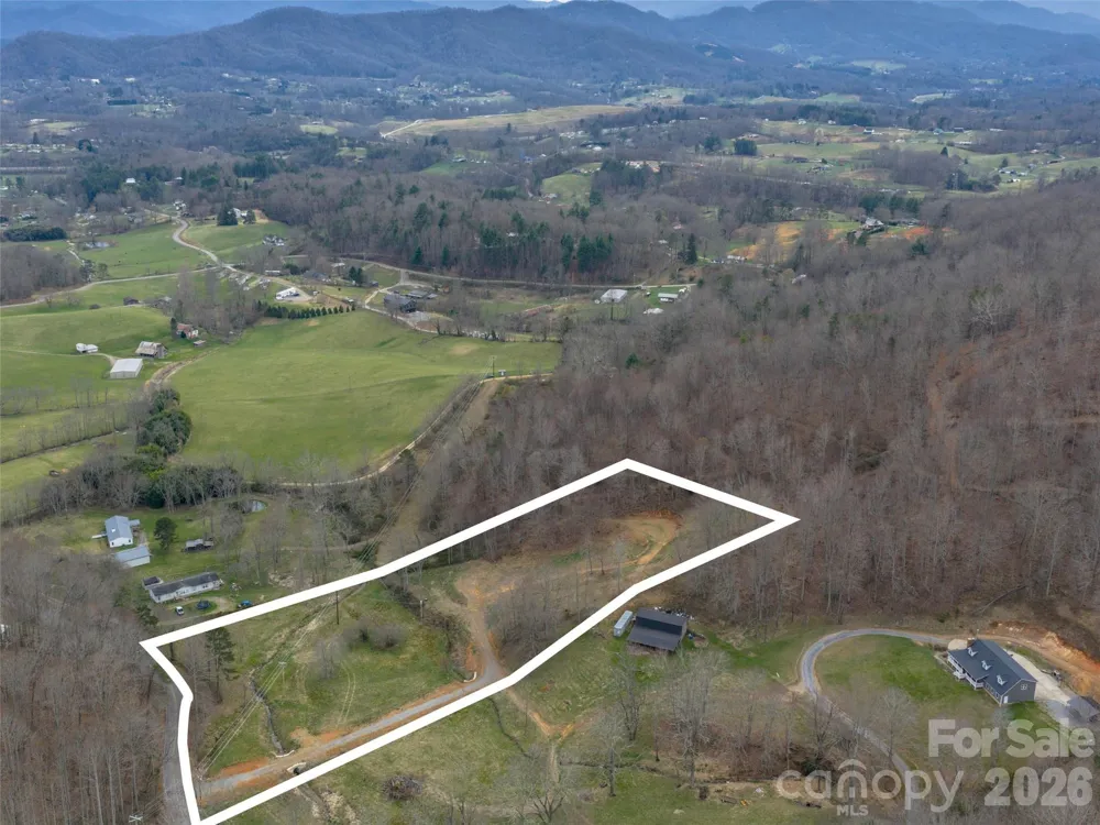 1433 Crabtree Mountain Road Clyde, NC 28721