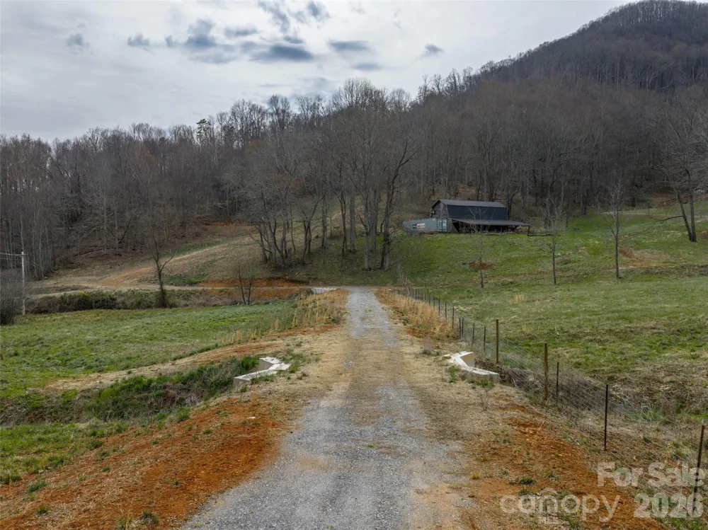 1433 Crabtree Mountain Road Clyde, NC 28721