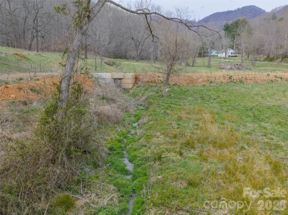 1433 Crabtree Mountain Road Clyde, NC 28721