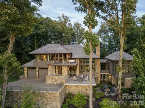 8 Deer Grass Court